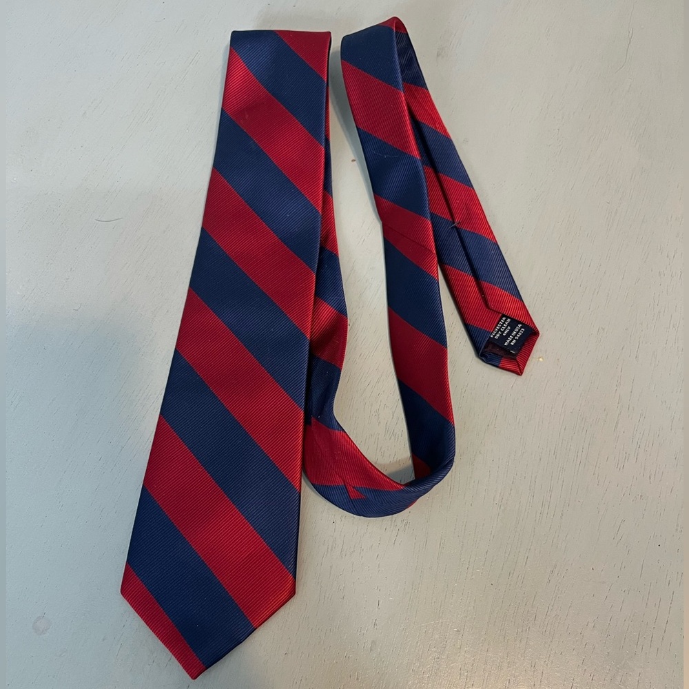 Gap Kids Boys Navy Blue & Red Striped Necktie - 44 Inches